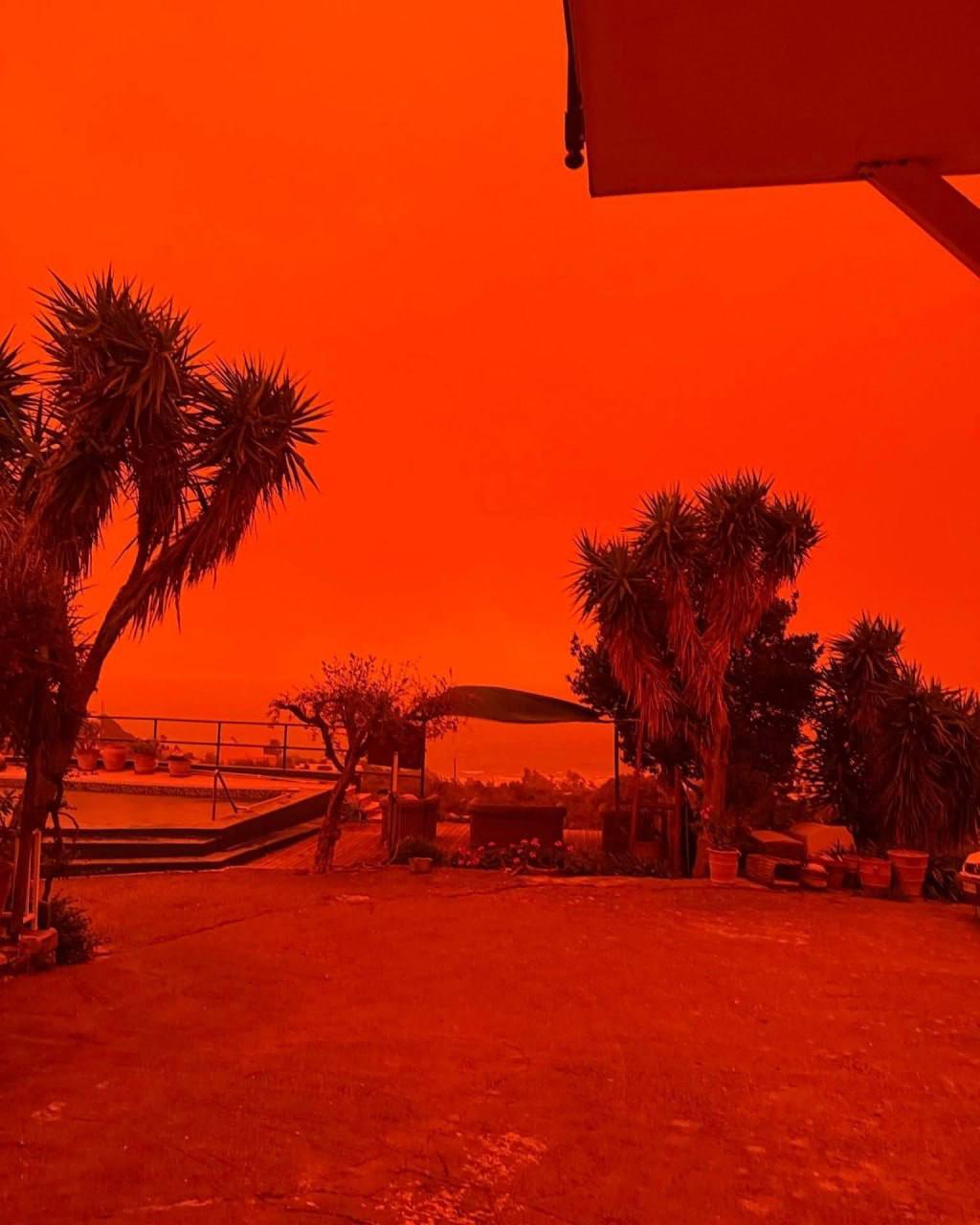 From Australia to the Aegean: Blood-Red Skies Blanket Crete as Powerful Saharan Dust Storm Strikes
